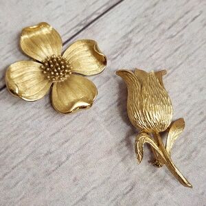 Elegant Gold Floral Brooch Duo - Flower & Tulip Pins